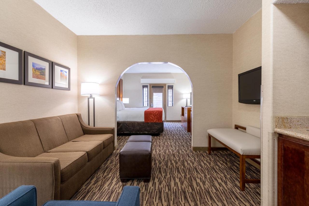 Comfort Suites Golden West On Evergreen Parkway Bagian luar foto