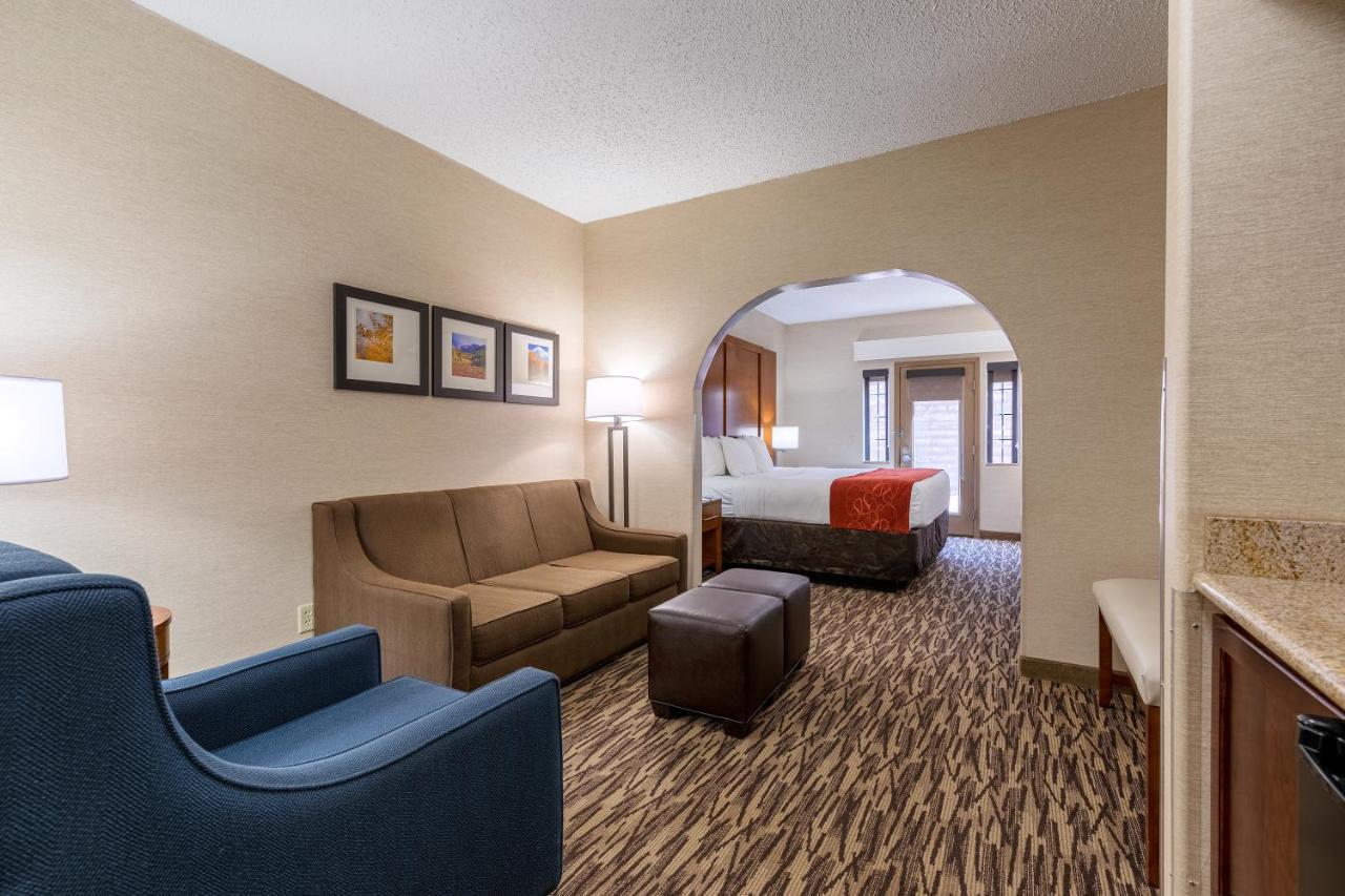 Comfort Suites Golden West On Evergreen Parkway Bagian luar foto
