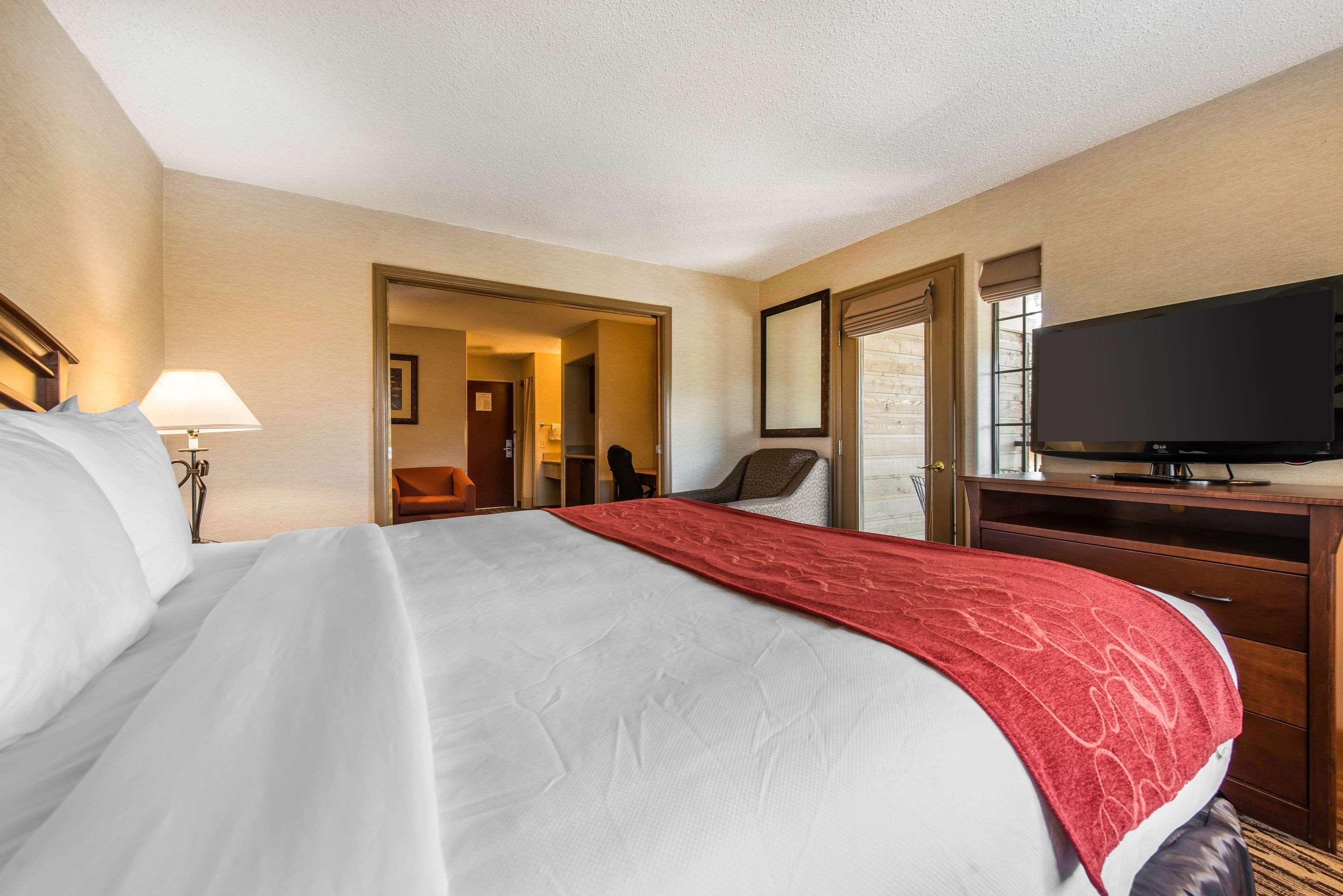 Comfort Suites Golden West On Evergreen Parkway Bagian luar foto