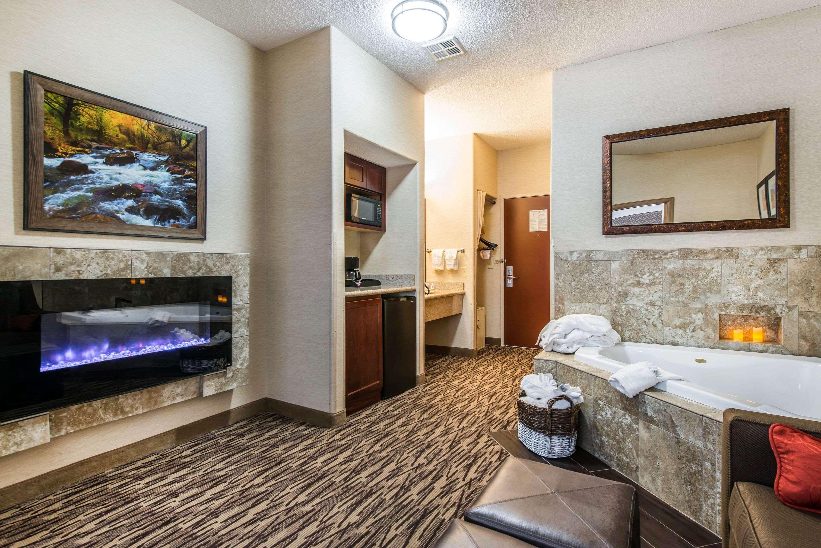 Comfort Suites Golden West On Evergreen Parkway Bagian luar foto