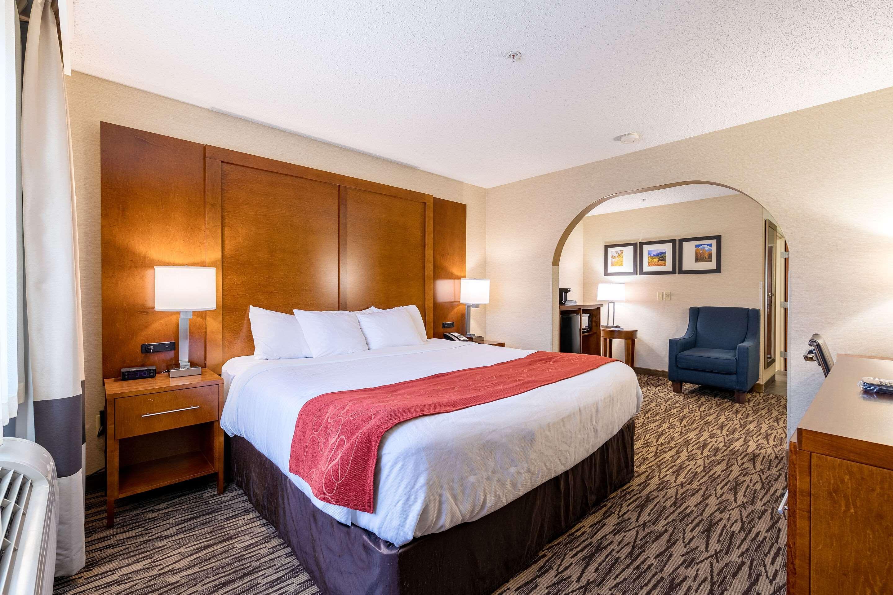 Comfort Suites Golden West On Evergreen Parkway Bagian luar foto