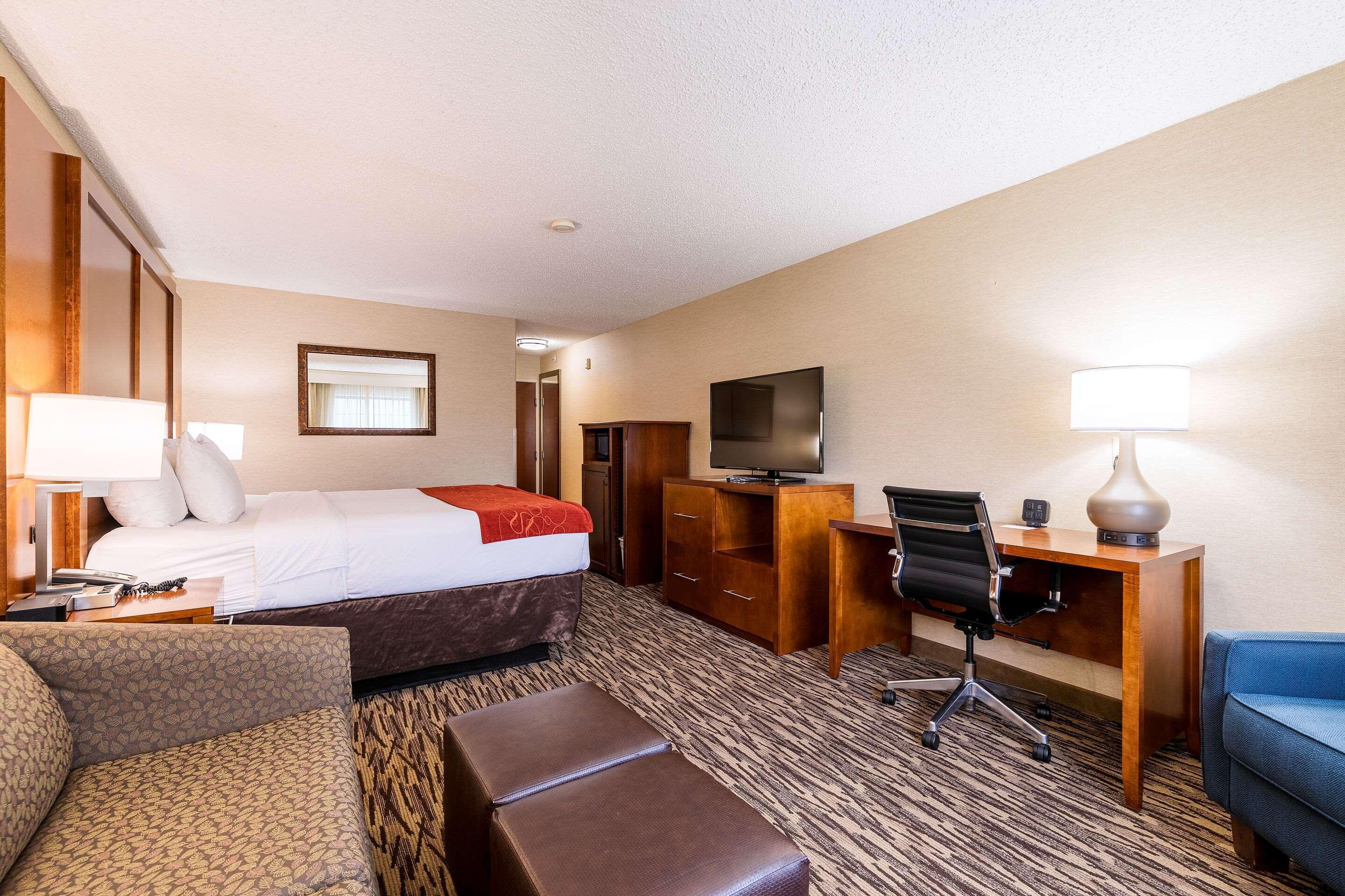 Comfort Suites Golden West On Evergreen Parkway Bagian luar foto